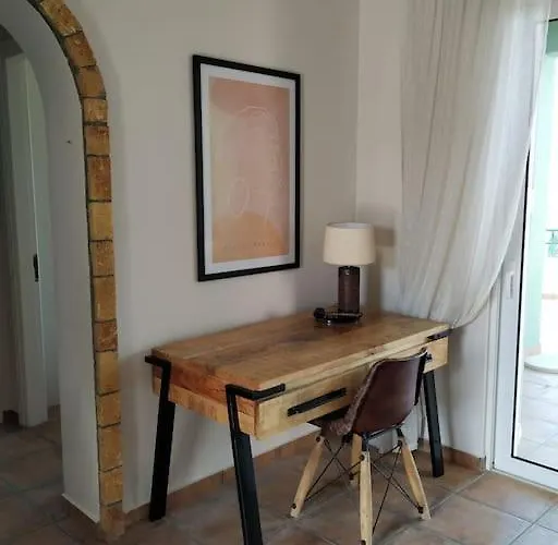 In Overlooking The Ionian Sea Villa Szkafidiá