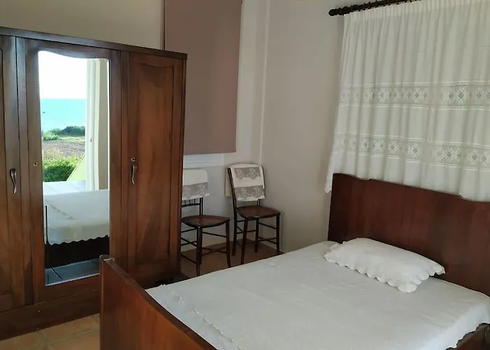 In Overlooking The Ionian Sea * Szkafidiá